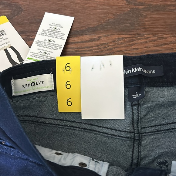 Calvin Klein jeans NWT - Picture 3 of 7